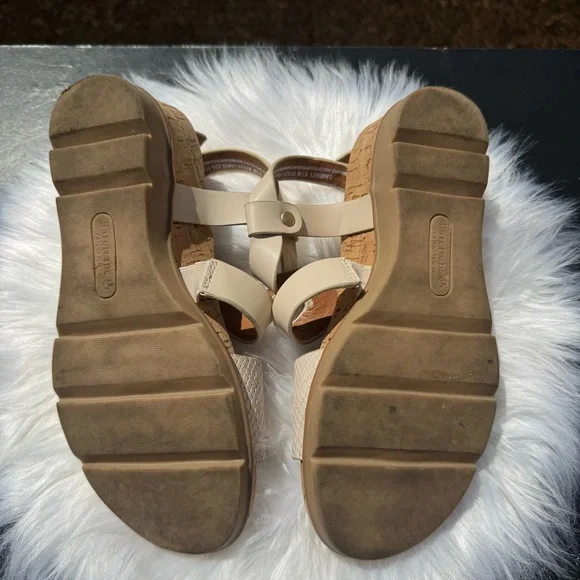 Baretraps LANDREY Women's Size 6.5M Tan Beige Sandals - Picture 9 of 9